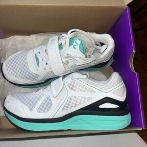 Liv Avida Indoor Cycling Shoe Spin. White. Size 7 US, 37 EU. 2 Bolt Cleat